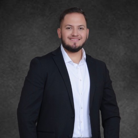 Juan Mendoza, licensed real estate broker in Oregon